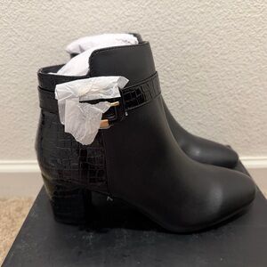 “New” Jones Newyork Black Ankle Boots size9.5
